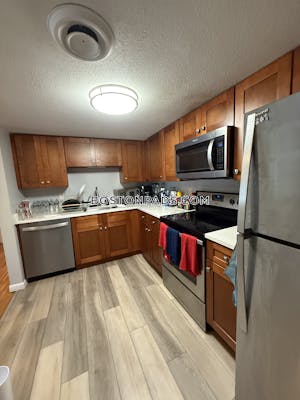 West Roxbury 2 Beds 2 Baths Boston - $2,850 No Fee