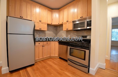 Brookline Excellent 4 bed 1 bath available 9/1 on Winthrop Rd in Brookline!!   Washington Square - $5,200 No Fee