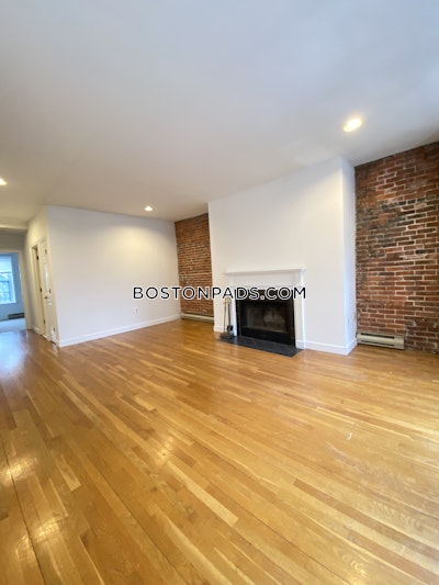 South End Large 2 Beds 1 Bath on Washington St. in South End Boston - $3,600