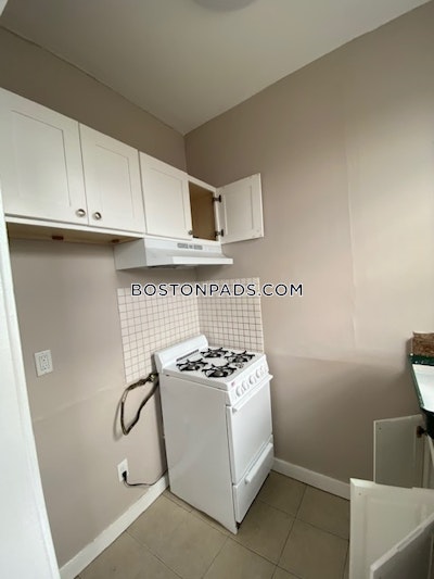 Lynn 1 Bed 1 Bath - $1,850 50% Fee