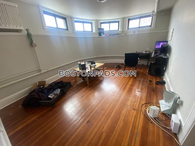 Brookline 1 Bed 1 Bath  Coolidge Corner - $2,600