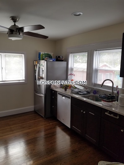 Medford 3 Bed, 1 Bath  Tufts - $4,200