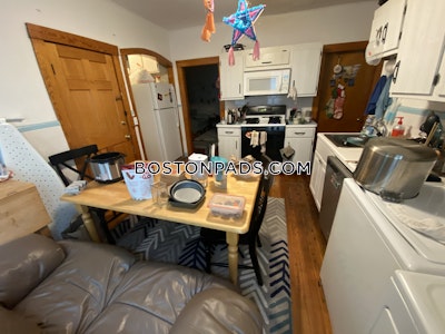 Medford 4 Beds Tufts  Tufts - $4,400