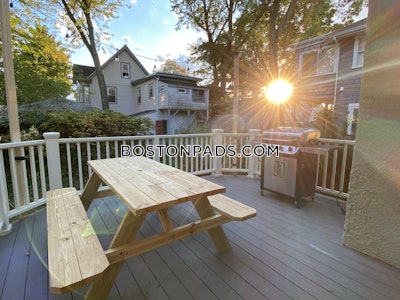 Somerville 5 Beds 2.5 Baths Tufts  Tufts - $7,800