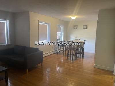 Brookline 2 Beds 1 Bath  Beaconsfield - $3,275 50% Fee