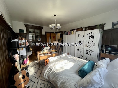 Brookline 6 Beds 2 Baths  Boston University - $7,500